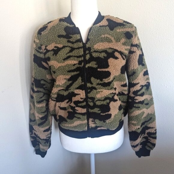 Rock‎ & Republic Camo Zip Up Sherpa Fleece Jacket Size Women's Small - Picture 2 of 8